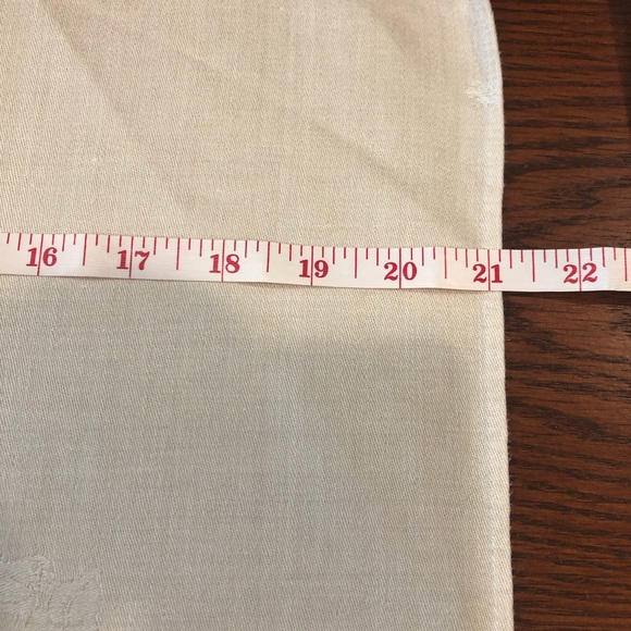 Ivory Napkins set of 8 - Picture 7 of 10